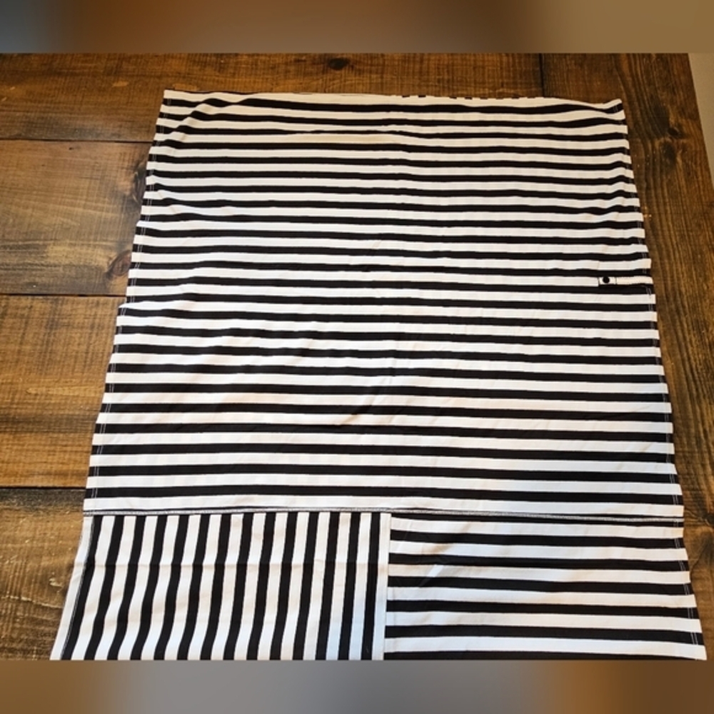 Lululemon Vinyasa Scarf Zips – Apex Stripe (Black/White) - Picture 5 of 6